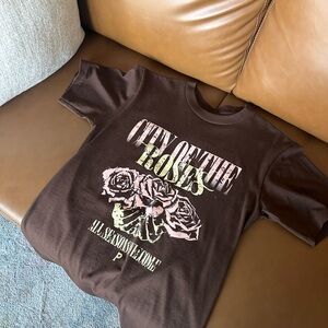 Brown Graphic Short Sleeve Tee with Vintage Rose Design